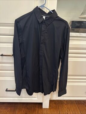Men's Black Long-Sleeve Lululemon Button-Up Shirt